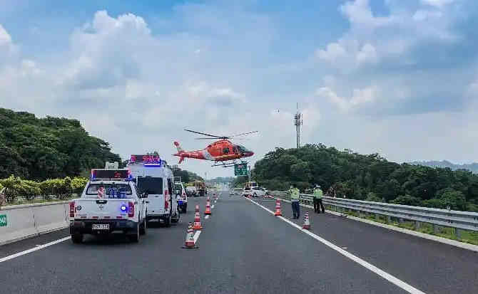 仁化高速公路汽车救援案例